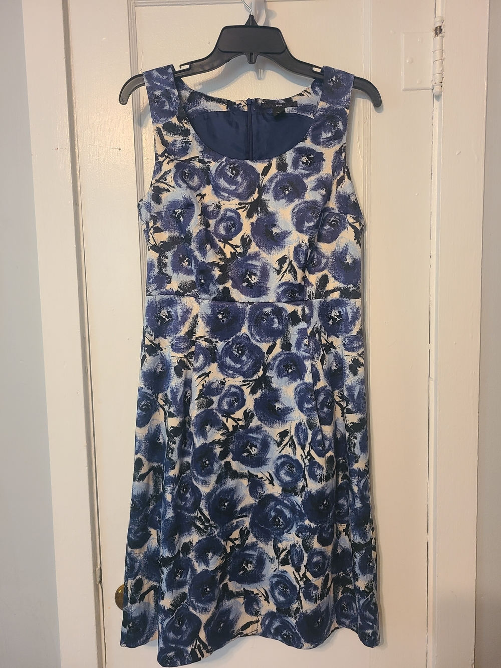 H&M Blue and White Floral Sleeveless Midi Dress